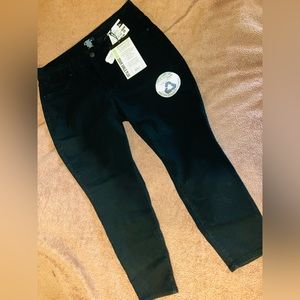 NWT d.jeans Womens Size 18W Black Recycled Denim Jeans